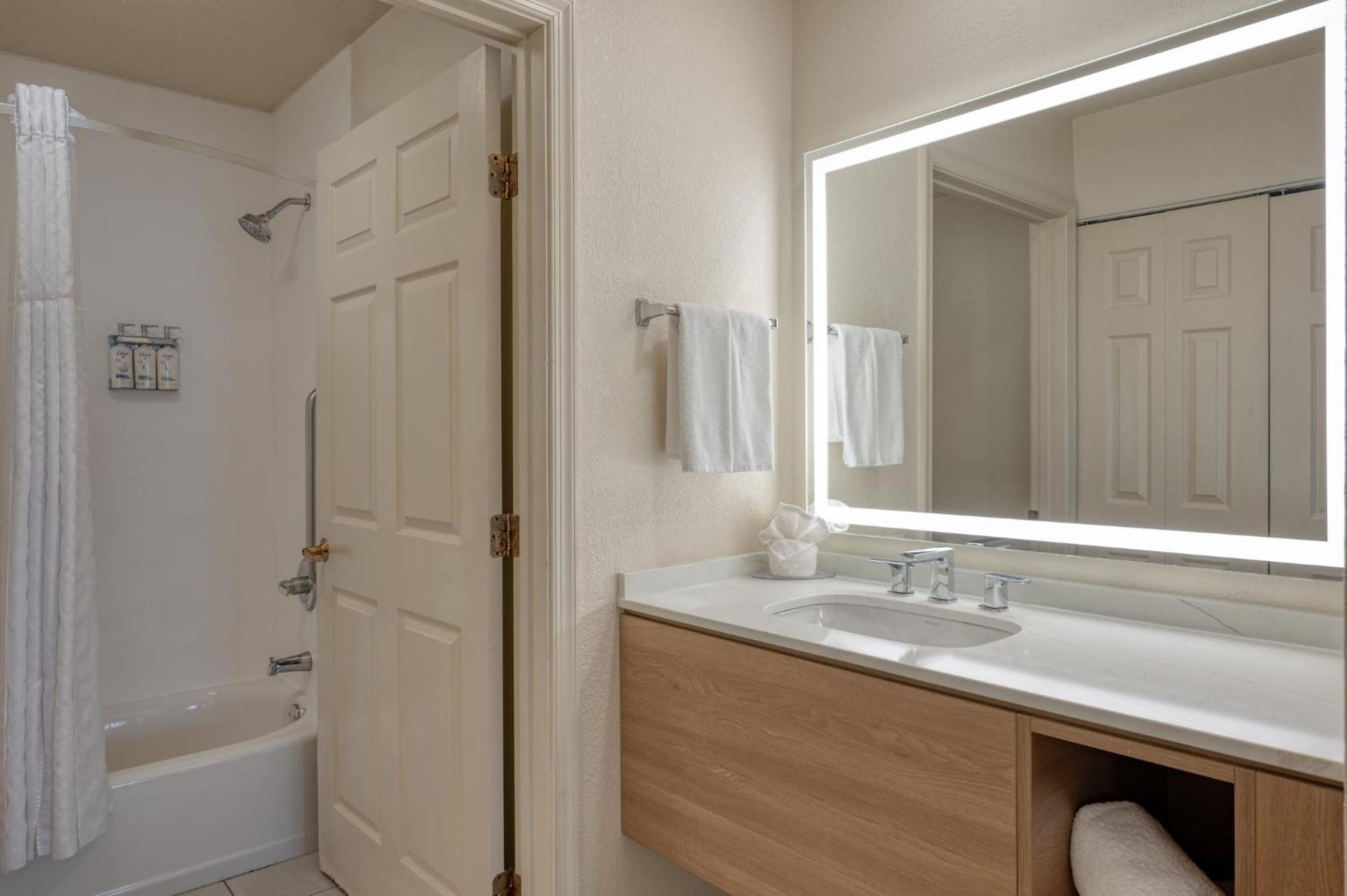 Staybridge Suites Allentown Airport Lehigh Valley By Ihg Экстерьер фото